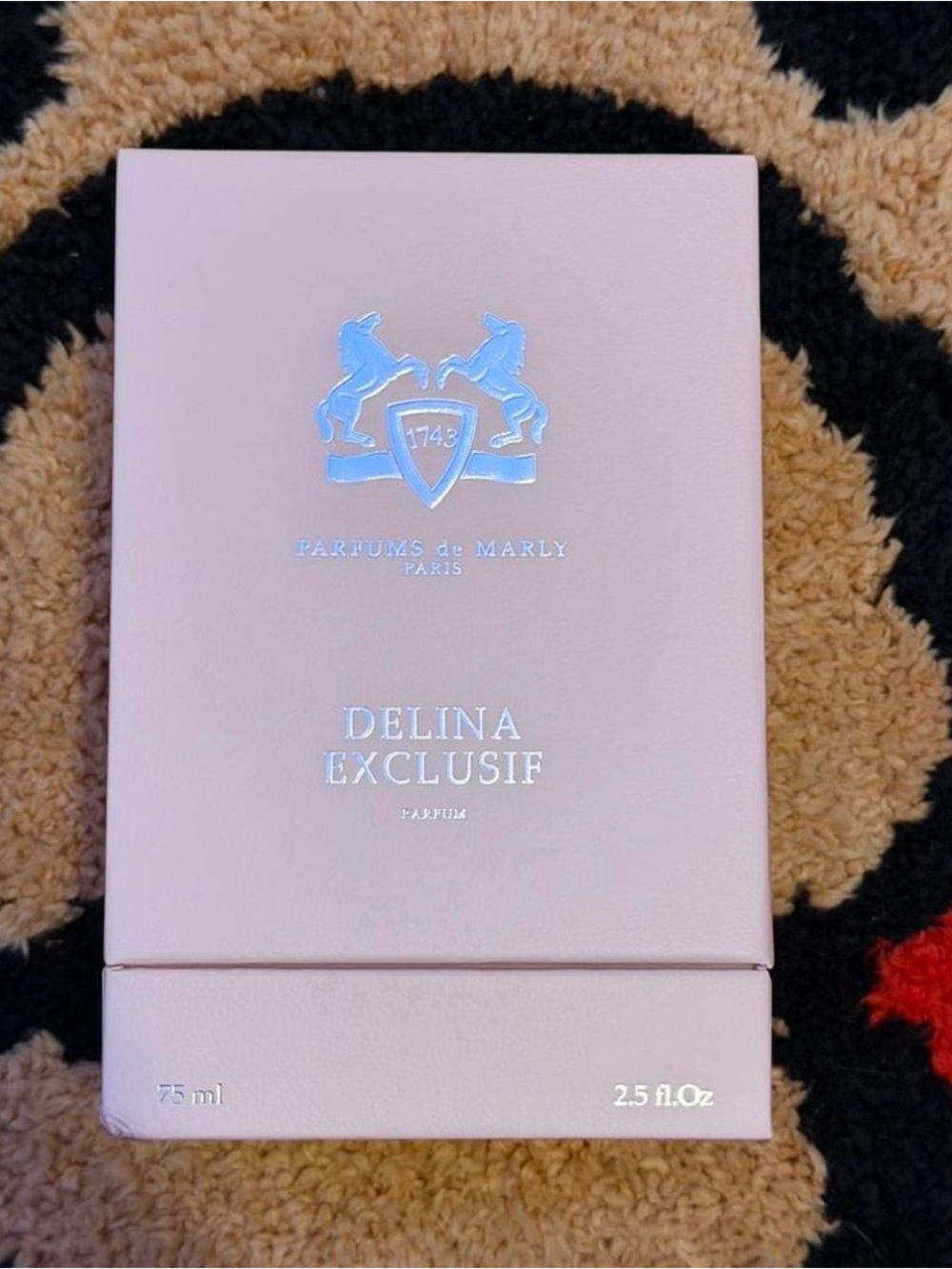 Delina Exclusive Eau de Parfum - Soft Pink Bottle - Picture 2 of 3
